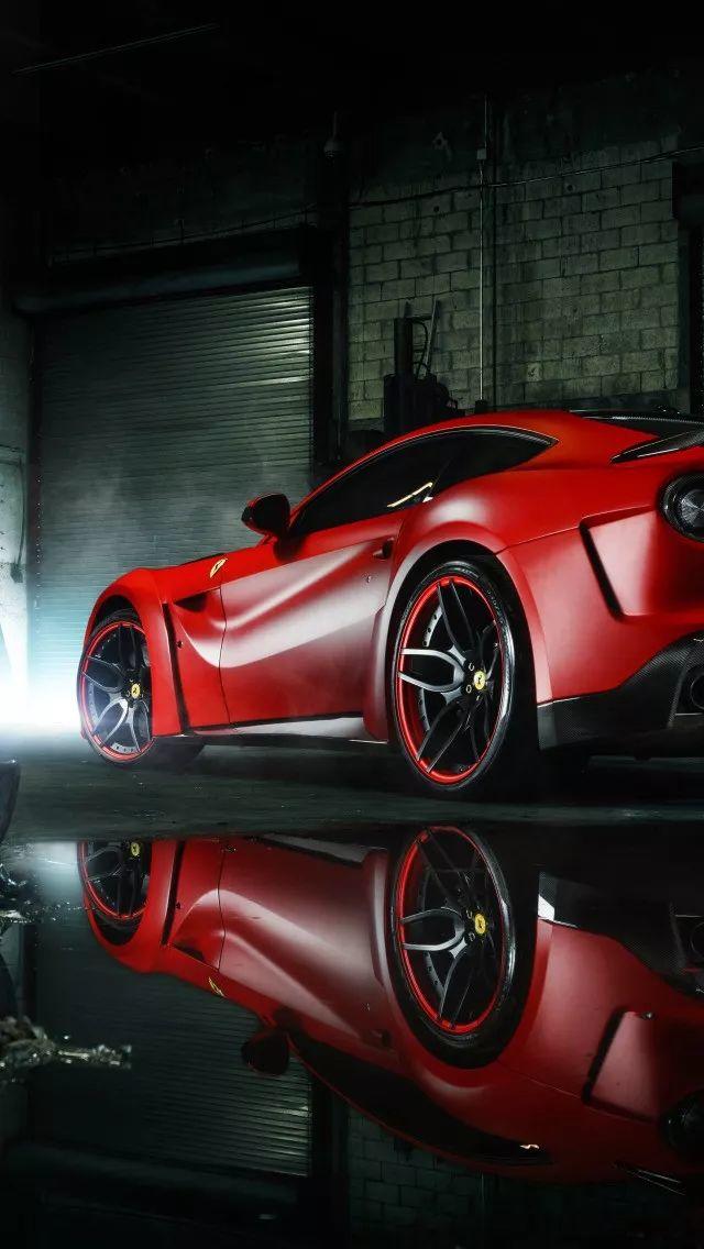 法拉利Ferrari F12