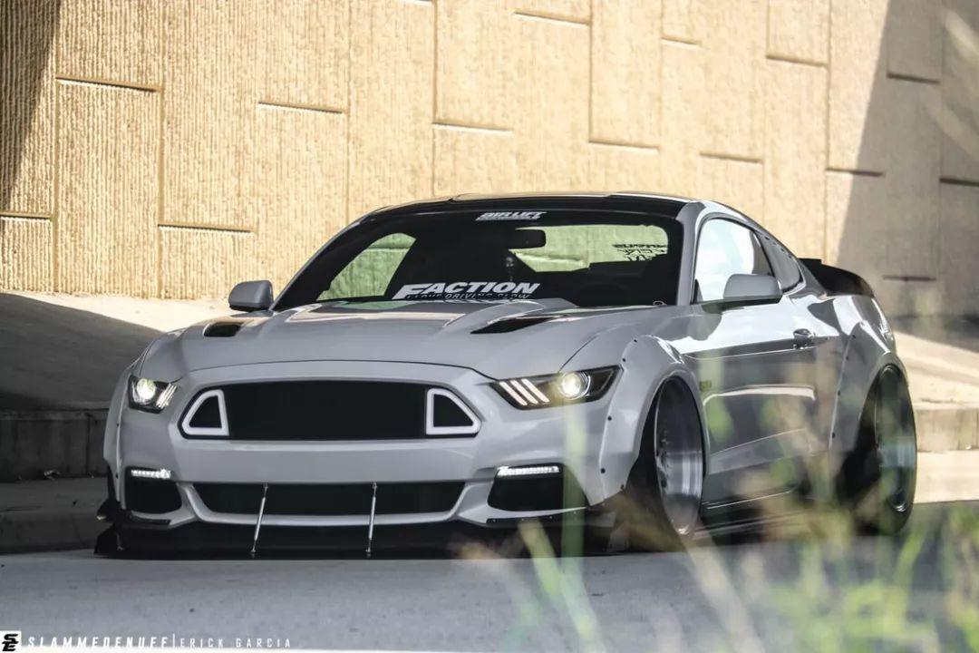 无V8不野马，这辆Mustang改装宽体后更迷人了